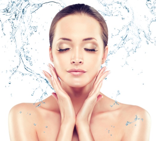 Letnia pielęgnacja cery – Jak dbać o skórę w ciepłe dni?